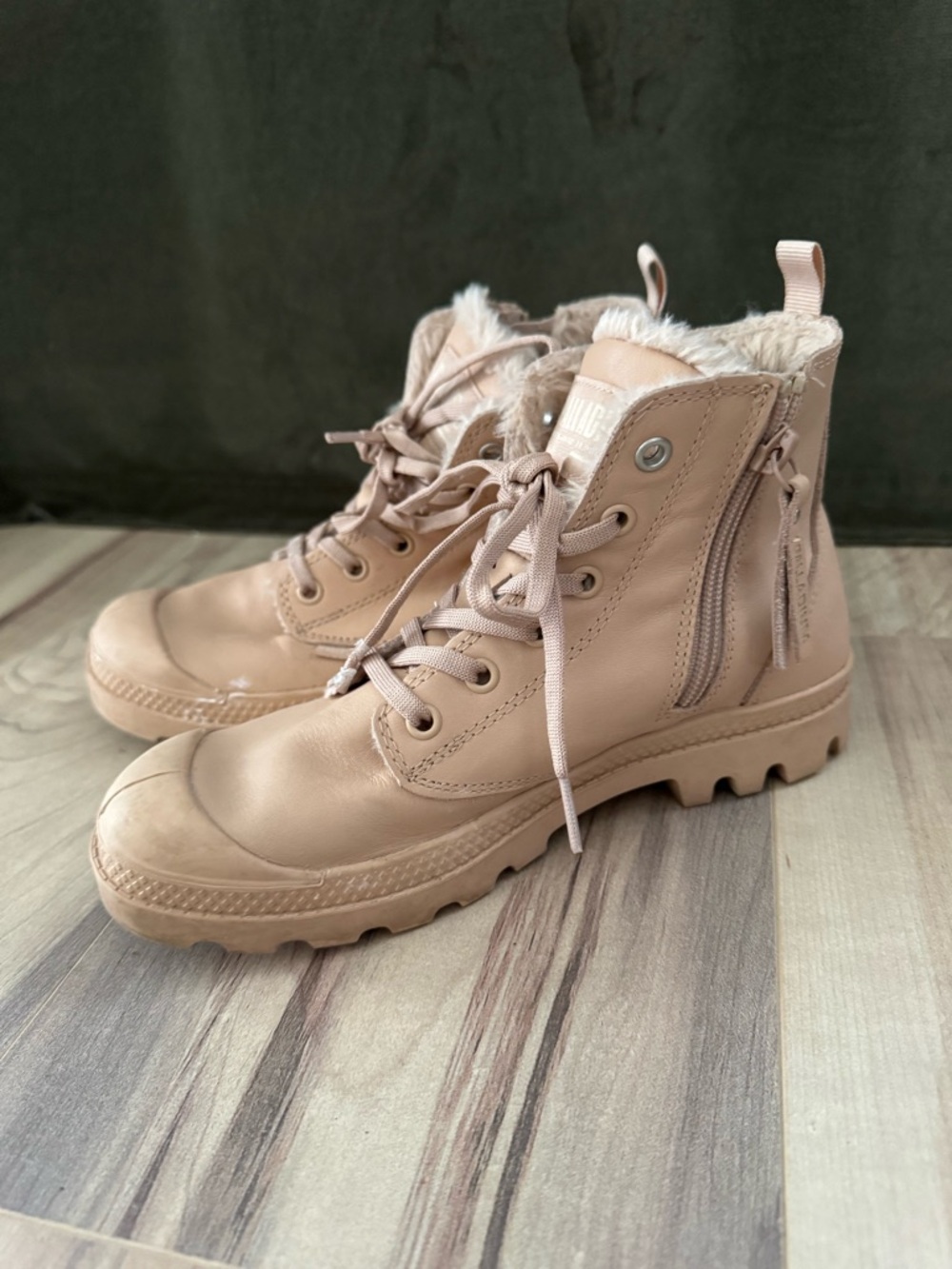 🤎 Palladium Pampa Hi Zip Leather Boots 
Women’s US 6 / EU 37